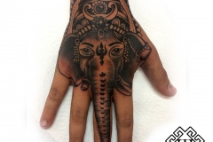 Tatuaje Ganesha elefante mano