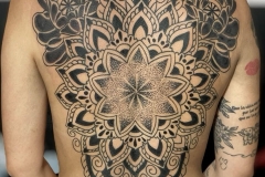 Espalda ornamental